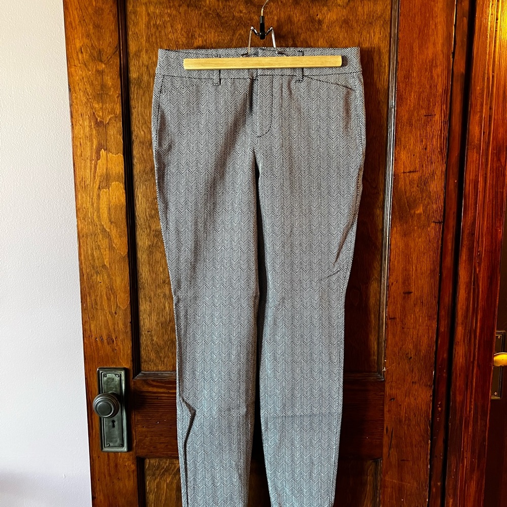 Old Navy High Rise Pixie Pants Skinny Size 6 Black and White Chevron Officewear